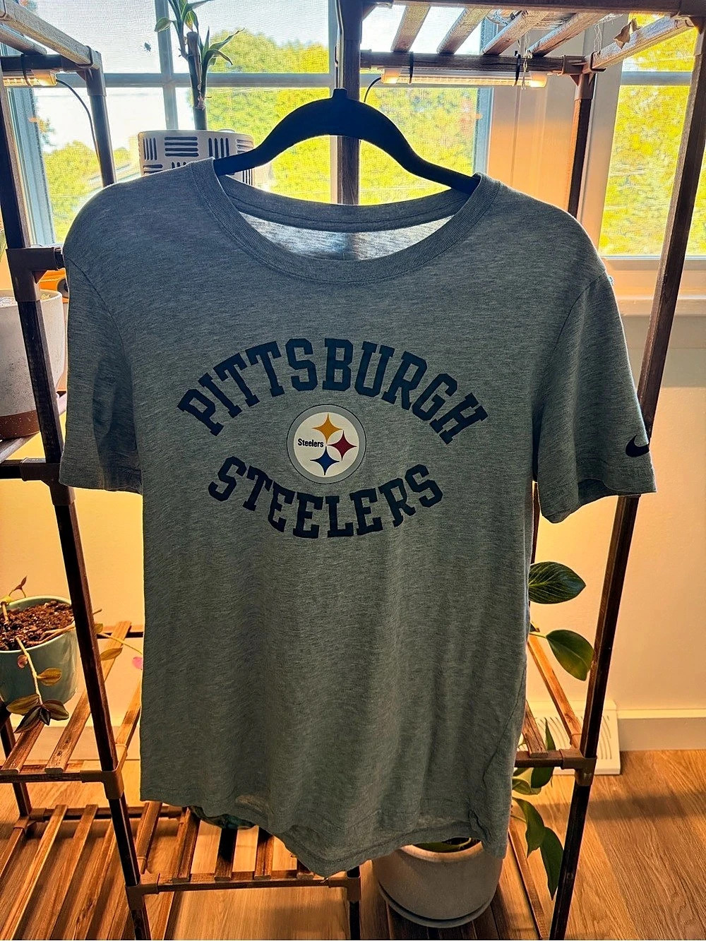 Nike NFL Team Apparel Pittsburgh Steelers Tee Size Medium
